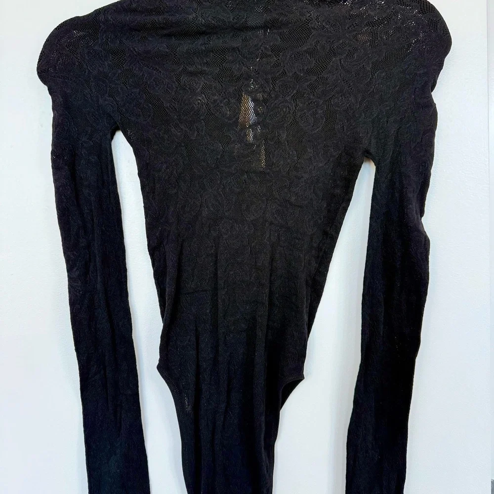 SKIMS Knit Lace Mock Neck Bodysuit | Onyx Limited Edition - Picture 7 of 7